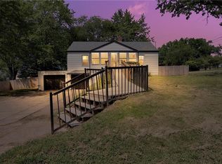 4000 Crescent Ave, Kansas City, MO 64133