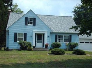 4389 S Hilltop Rd, Chagrin Falls, OH 44022