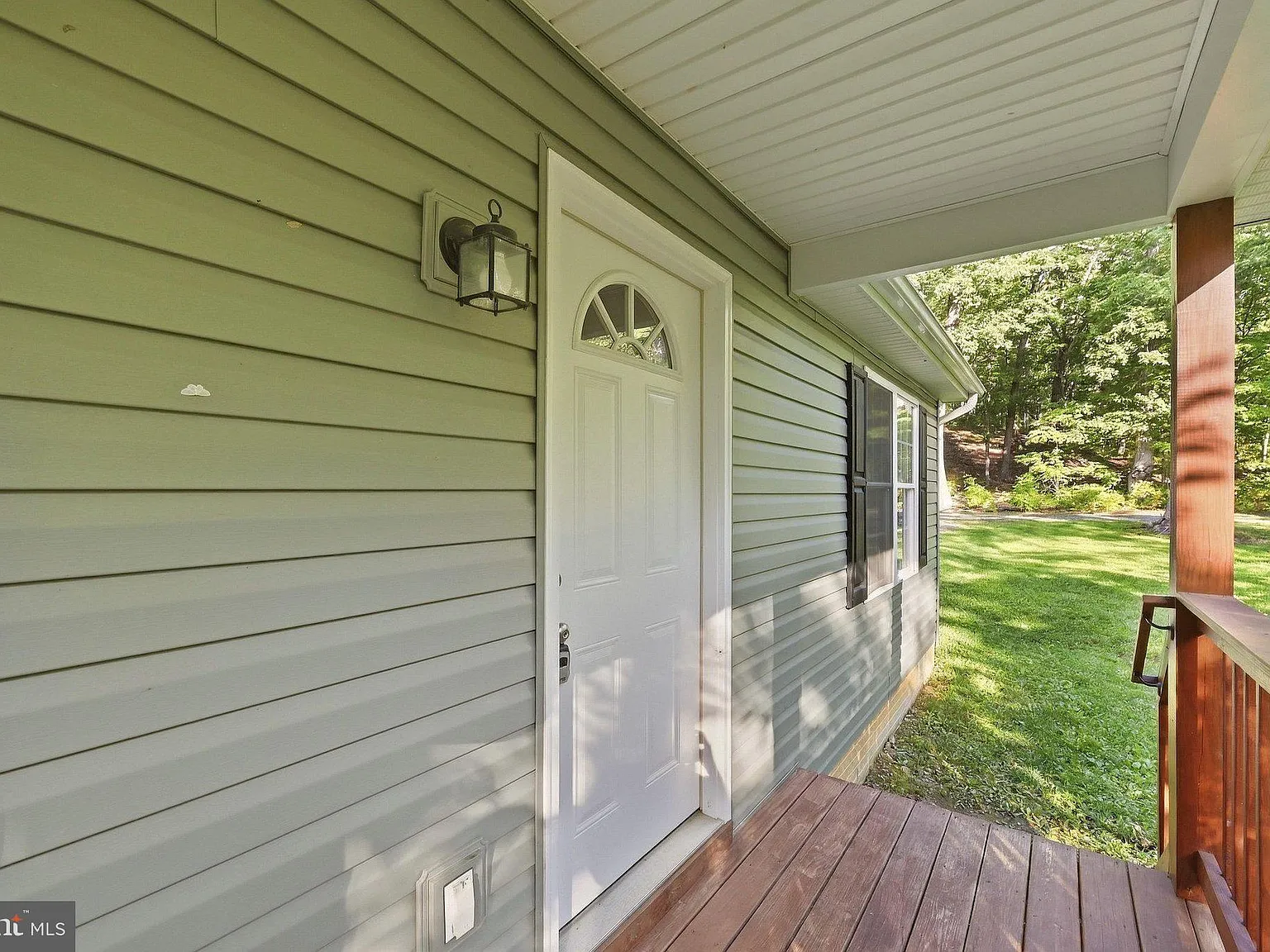 3 bed, 2.0 bath, 1232 sqft, $1,995 — Photo 4