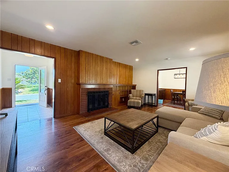 416 Drake Rd — Photo 23