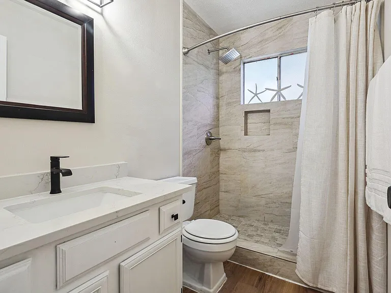 68 NE Yewleaf Rd — Photo 17