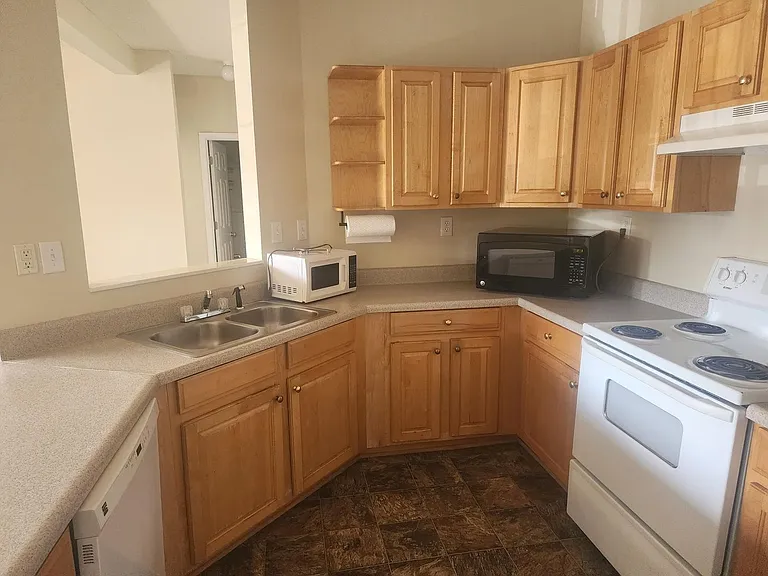 150 Wexford Dr #204 — Photo 14