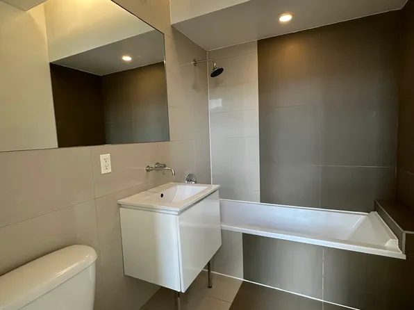 71-13 60 Lane image 12 of 28