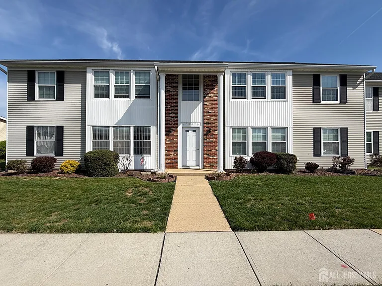 0-808 N Sewell Rd — Photo 1