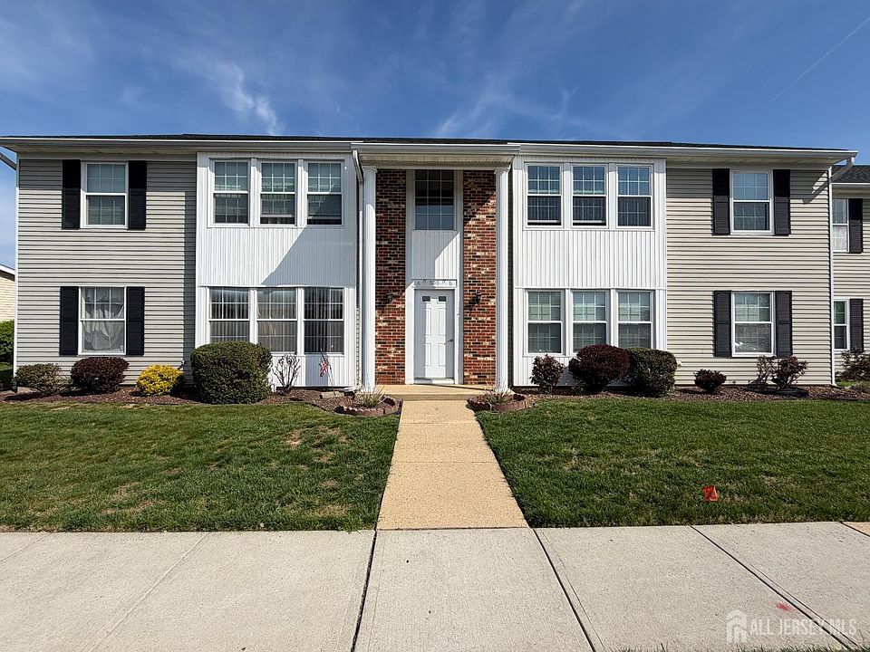 1st image of 808 N Sewell Rd
