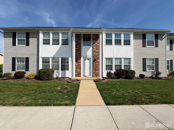 808 N Sewell Rd, Monroe Township, NJ 08831