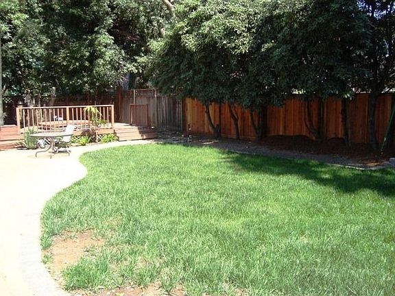 3rd image of 1074 Brockhampton Ct