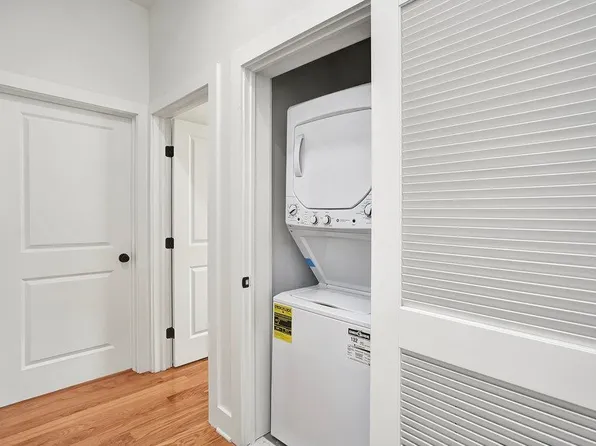 34 Van Reypen Street image 20 of 25