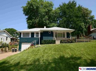 8608 Pinkney St, Omaha, NE 68134