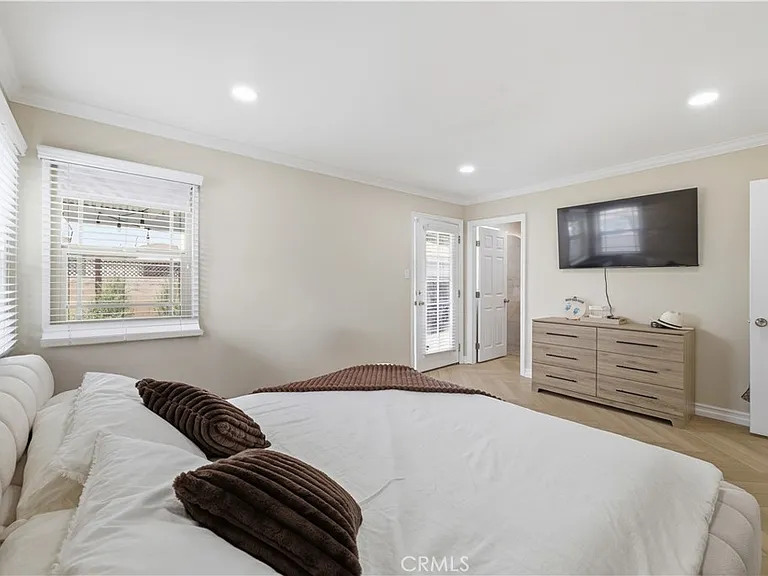4809 Falcon Ave — Photo 8