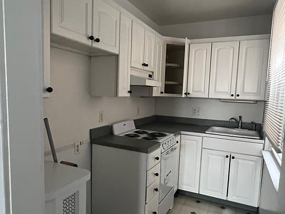 3rd image of 7102 Torresdale Ave Floor 2