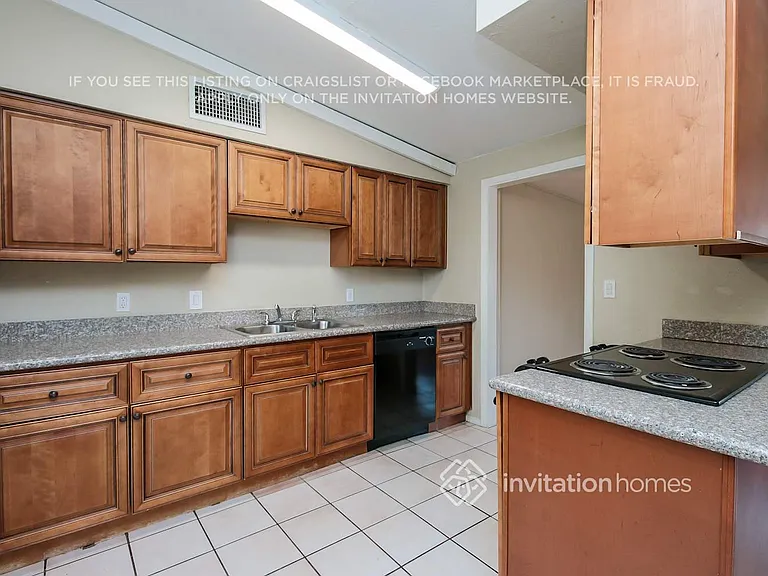 449 S Stewart — Photo 5