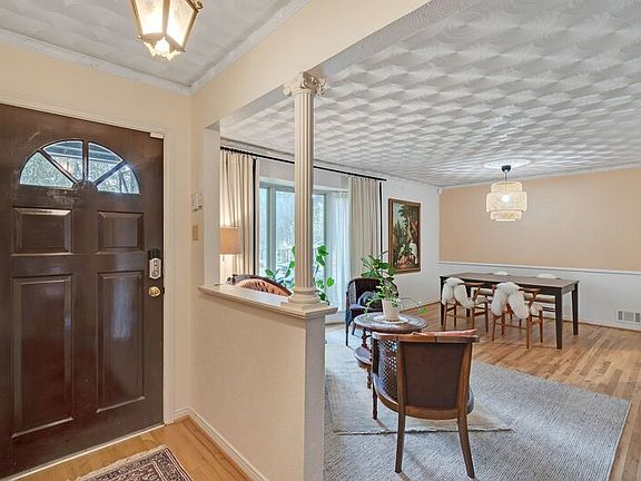 5th image of 8329 Moorcroft Dr