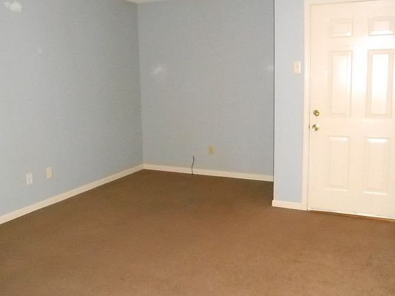 4th image of 4765 Worden Dr