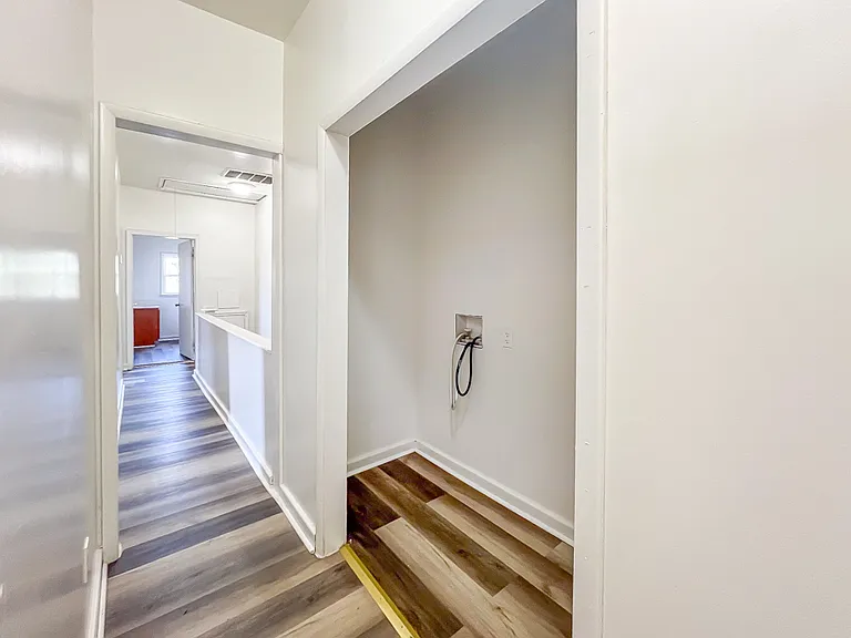 608 Halifax St — Photo 16
