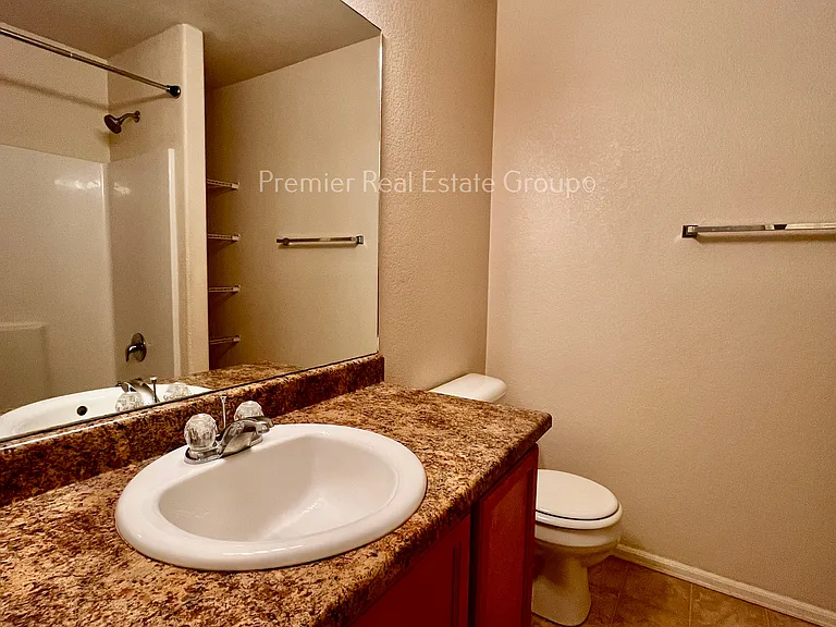 2179 Saint Claire Park Aly — Photo 12