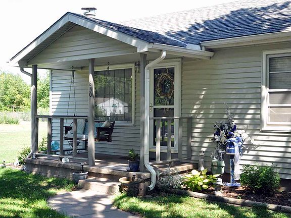 4th image of 630 W Sunrise Dr