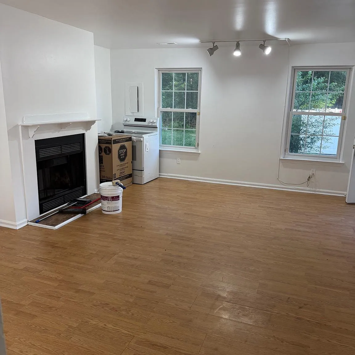 2 bed, 2.0 bath, 882 sqft, $1,800 — Photo 2