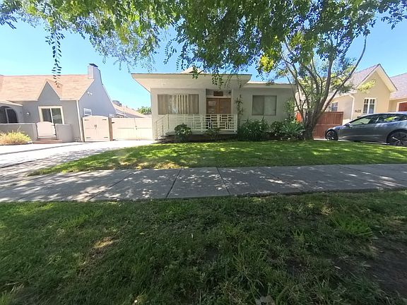 3rd image of 1427 Carmona Ave