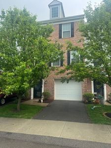 221 Faulk Dr, Warrendale, PA, 15086