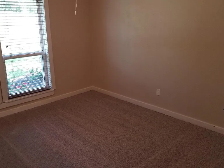 1008 Lost River Dr — Photo 7