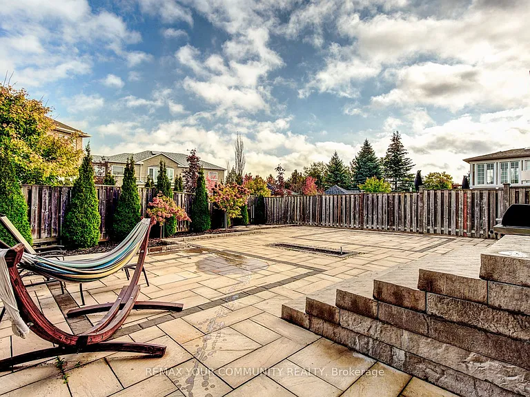 230 Humberland Dr — Photo 37