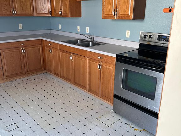 4th image of 273 1/2 E 3rd St #1