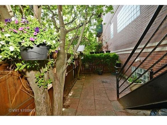3rd image of 1020 N Mozart St APT 4
