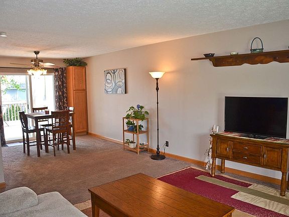 3rd image of 2402 Pueblo Dr