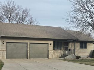 614 11th St N, Mountain Lake, MN 56159