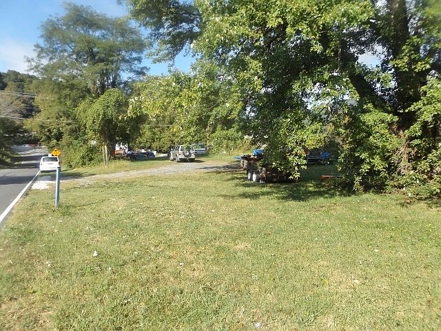 1st image of Thomas Dr