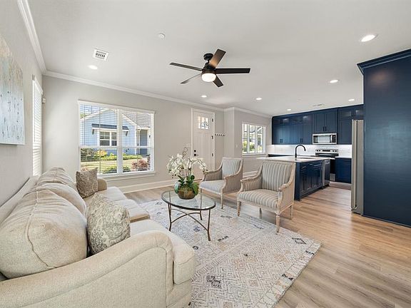 2nd image of 322 Woodside Trl