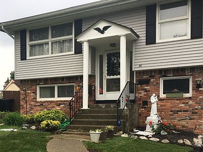 4th image of 28 McClelland Ave