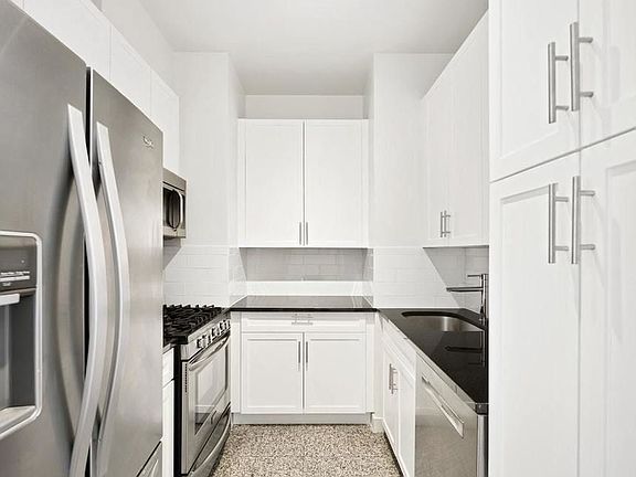 3rd image of 120 E 87th St #P18-c