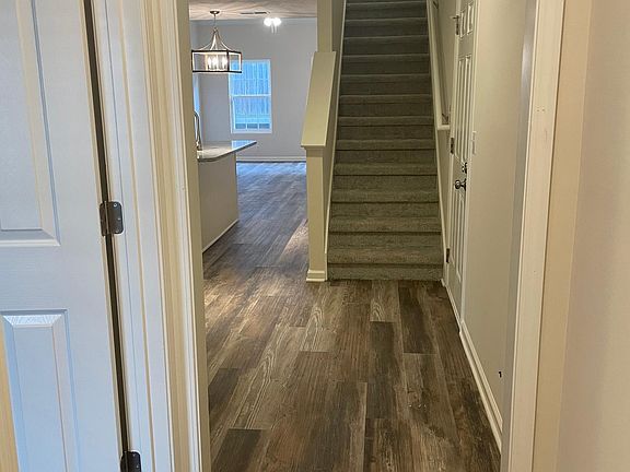 5th image of 4837 Chelanie Cir