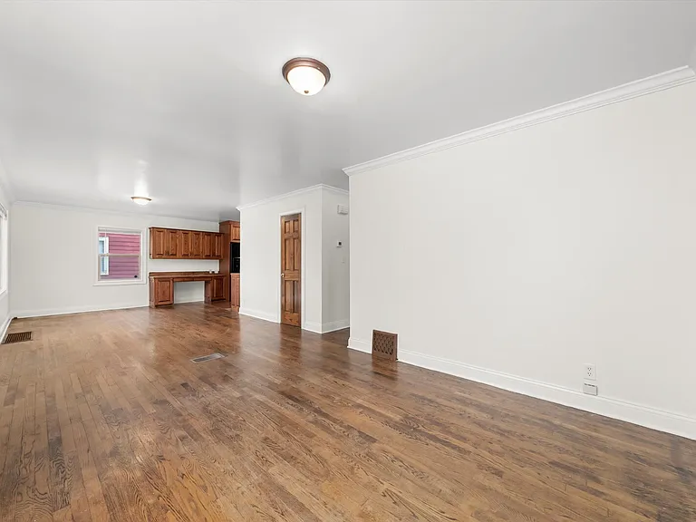 2512 Salem Blvd — Photo 3