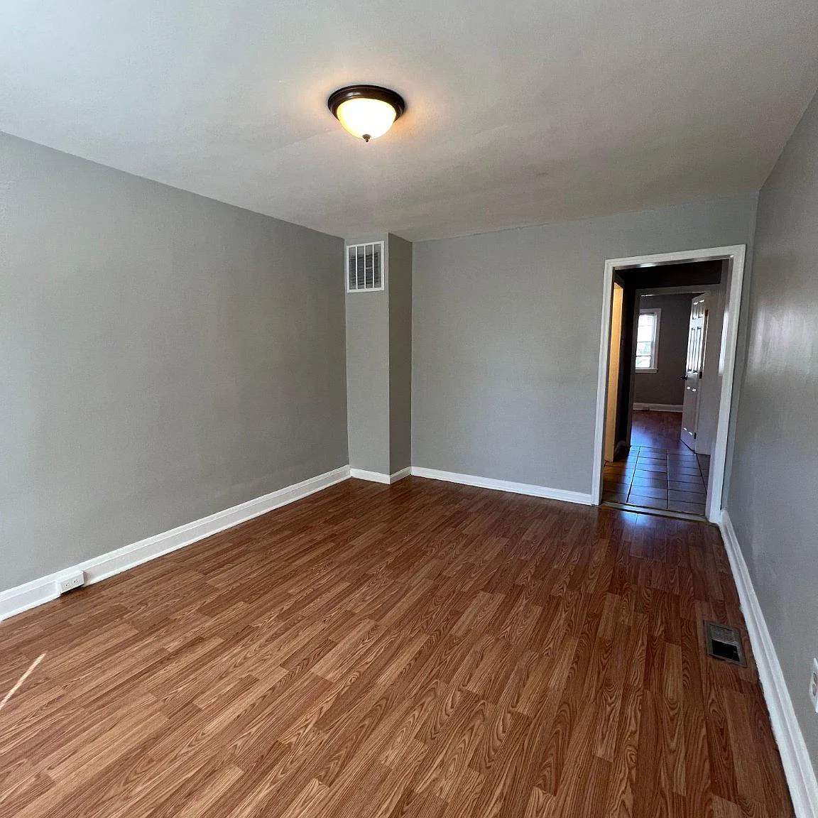 1 bed, 1.0 bath, 600 sqft, $950 — Photo 3
