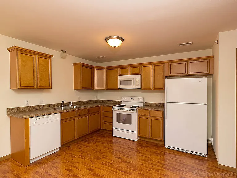 915 N Frederick St — Photo 5