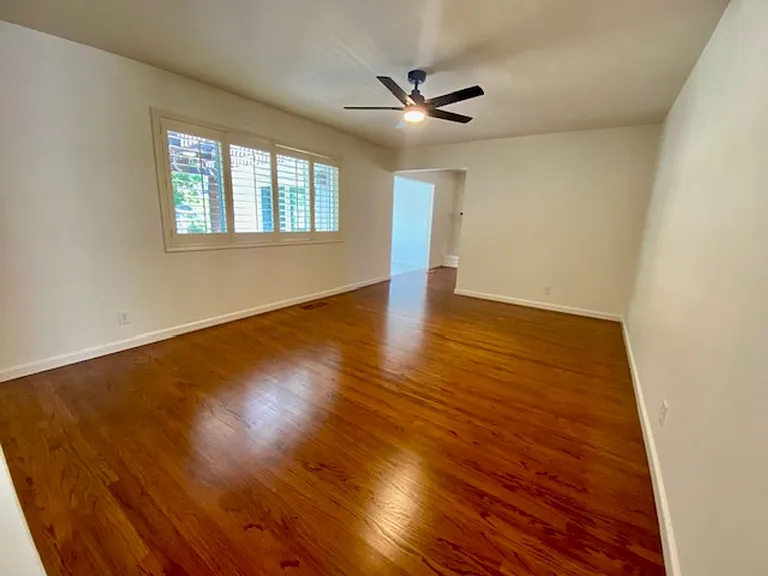 363 Helen Way — Photo 12