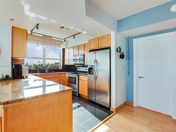 5th image of 2000 N Bayshore Dr APT 1002