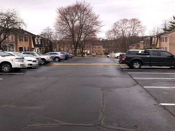 4th image of 9810 Lakepointe Dr