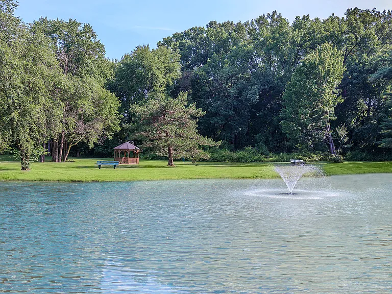 Foxrun Apartments — Photo 4