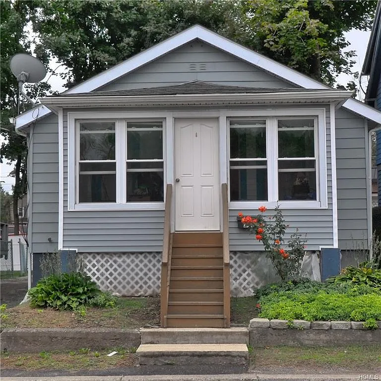 797 South St photo 1