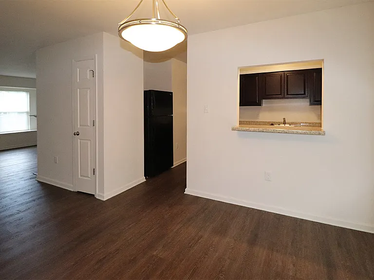 Hamilton Park Apartments — Photo 21