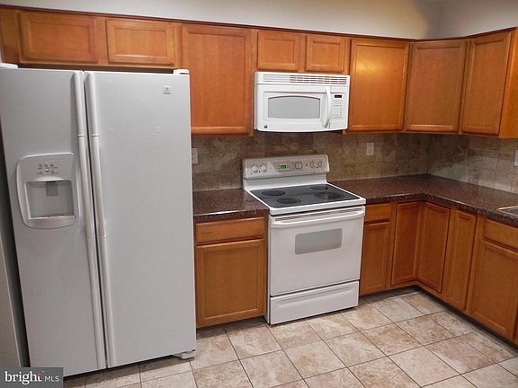 5th image of 112 Juniper Ave