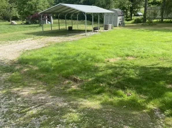 102 McCoy Ln, Parkersburg, WV 26101