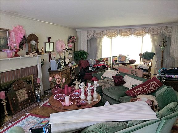 2nd image of 18241 NE 196th St