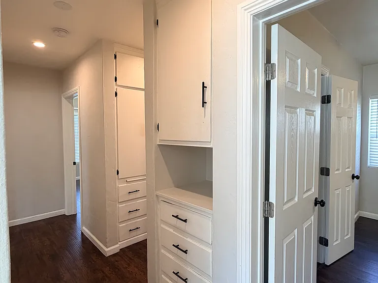 338 W Hardy St — Photo 35