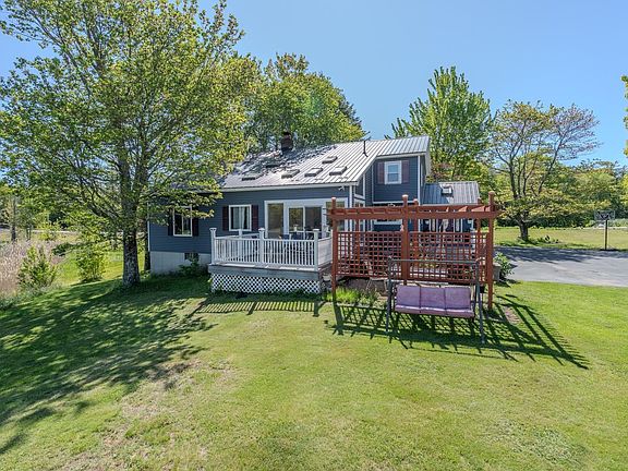 2nd image of 140 Mountain View Road