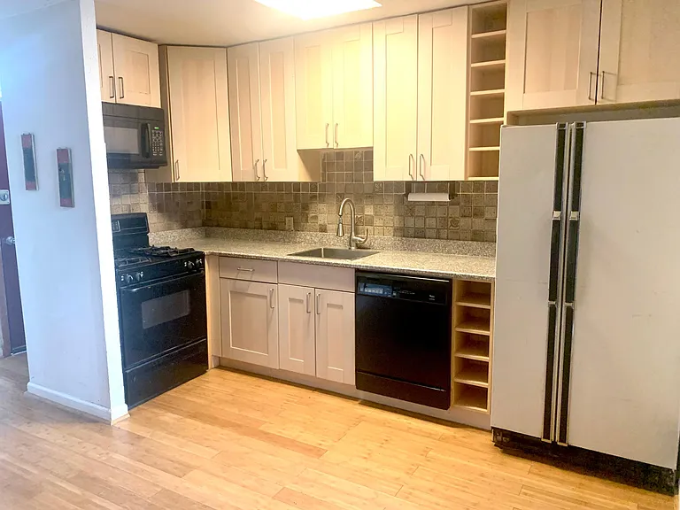 686 Washington Blvd — Photo 12